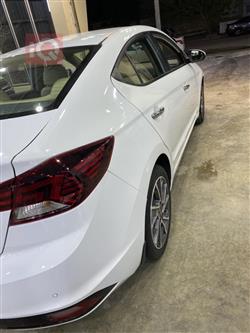 هیوندای ئەلەنترا